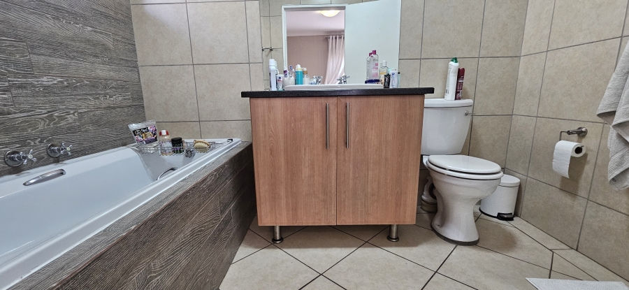 2 Bedroom Property for Sale in Meyersdal Gauteng