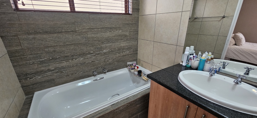 2 Bedroom Property for Sale in Meyersdal Gauteng