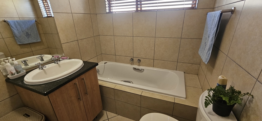 2 Bedroom Property for Sale in Meyersdal Gauteng