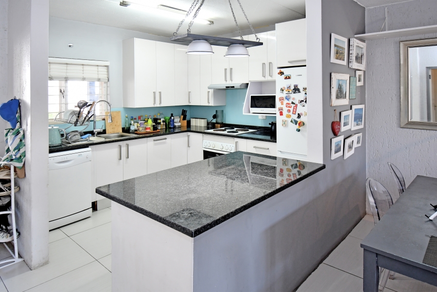 1 Bedroom Property for Sale in Morningside Gauteng