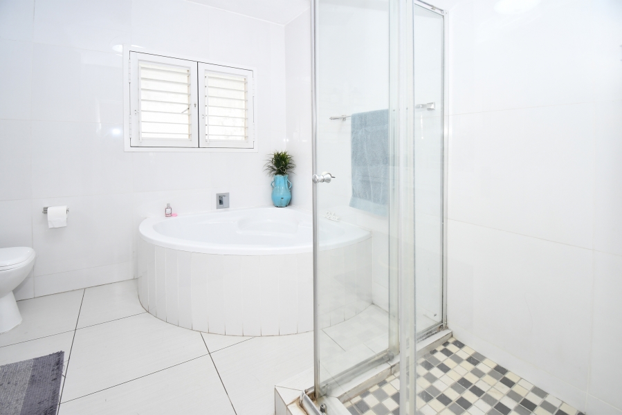 1 Bedroom Property for Sale in Morningside Gauteng