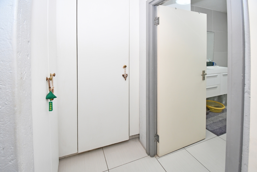 1 Bedroom Property for Sale in Morningside Gauteng