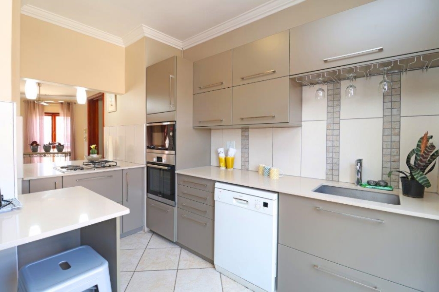 3 Bedroom Property for Sale in Dunkeld West Gauteng
