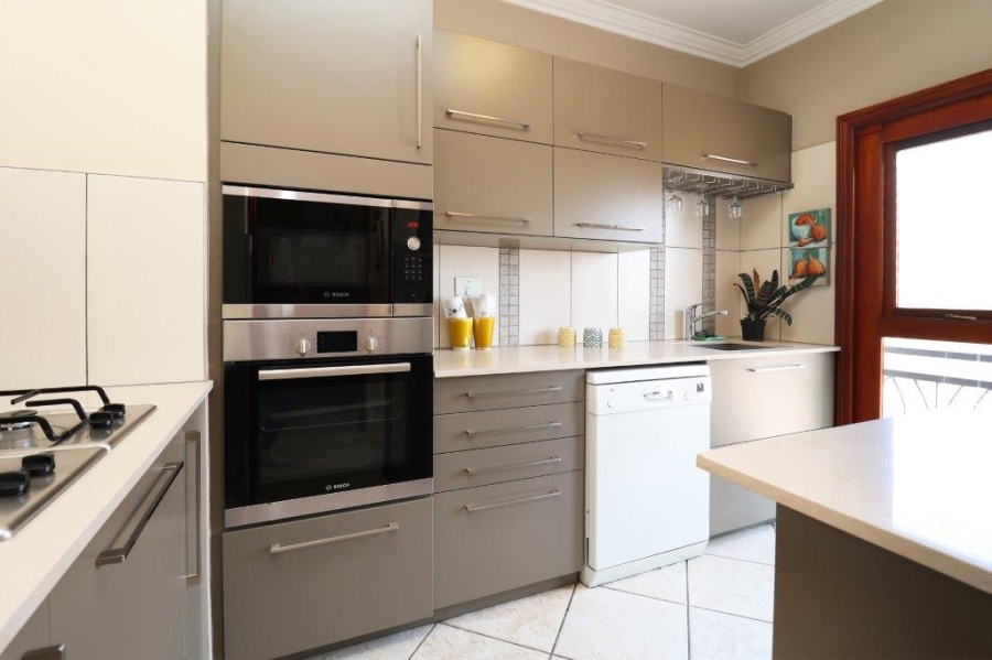 3 Bedroom Property for Sale in Dunkeld West Gauteng