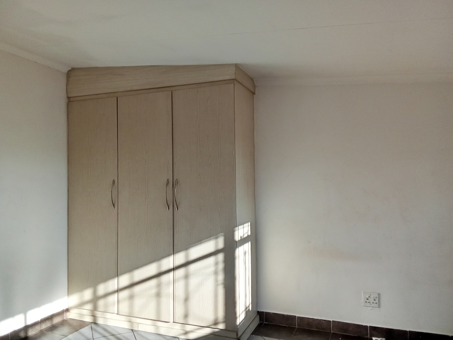 To Let 3 Bedroom Property for Rent in Florentia Gauteng