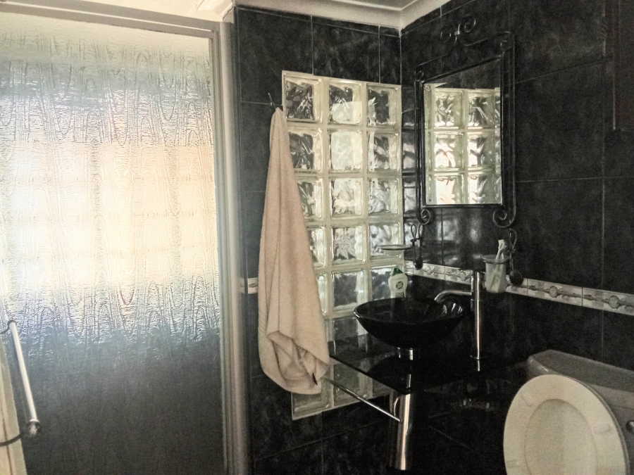 To Let 3 Bedroom Property for Rent in Florentia Gauteng