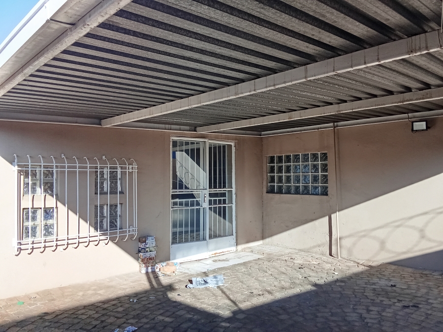 To Let 3 Bedroom Property for Rent in Florentia Gauteng
