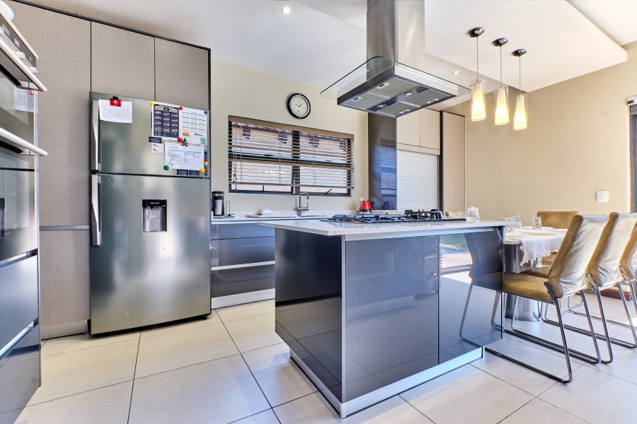4 Bedroom Property for Sale in Waterfall Country Village Gauteng