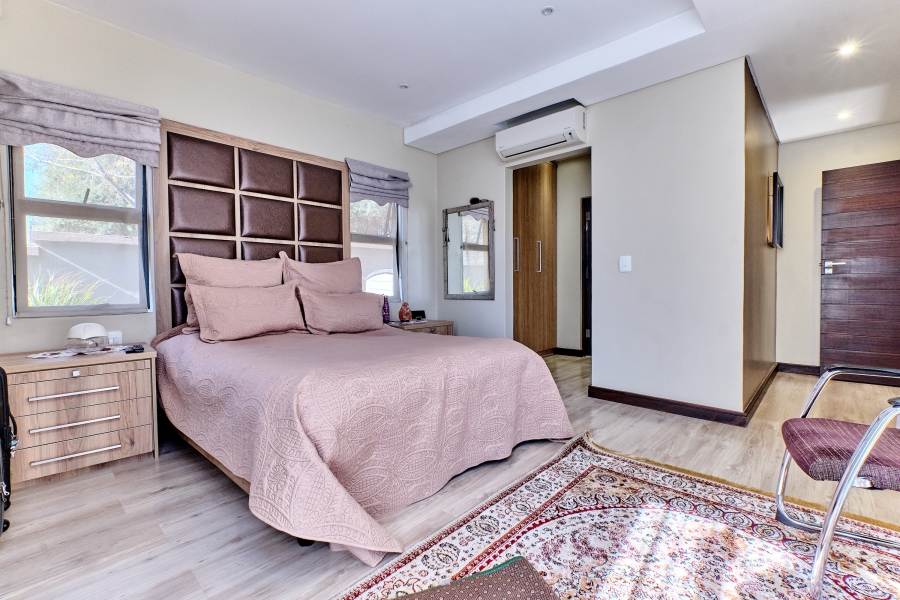 4 Bedroom Property for Sale in Waterfall Country Village Gauteng