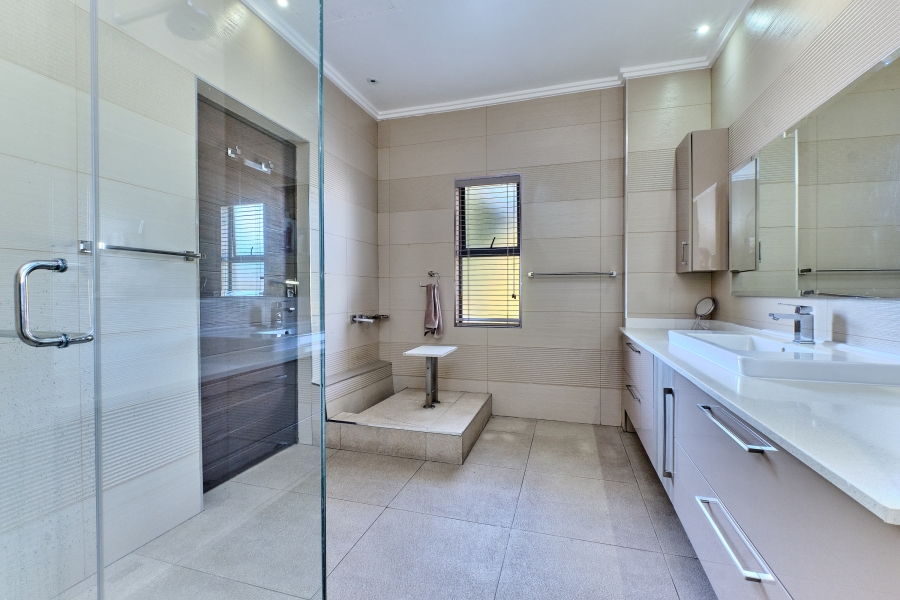 4 Bedroom Property for Sale in Waterfall Country Village Gauteng
