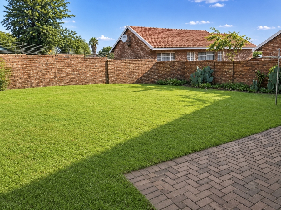 To Let 2 Bedroom Property for Rent in Halfway Gardens Gauteng
