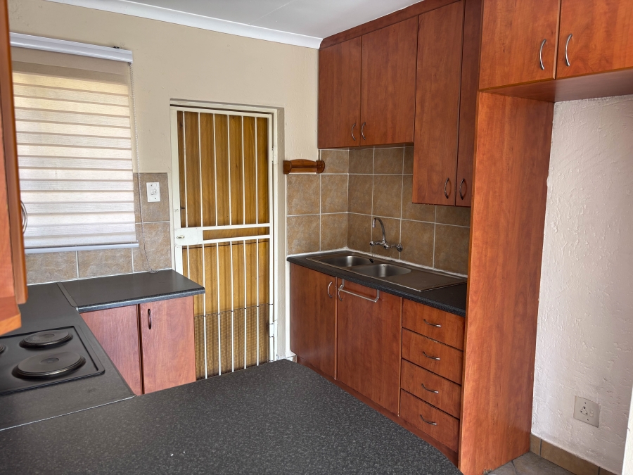 To Let 2 Bedroom Property for Rent in Halfway Gardens Gauteng