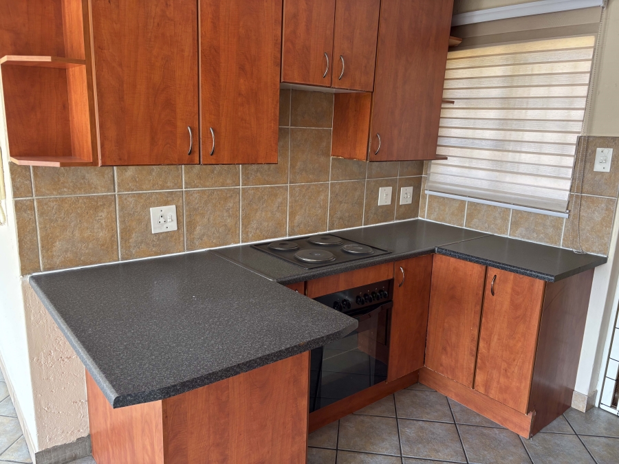 To Let 2 Bedroom Property for Rent in Halfway Gardens Gauteng