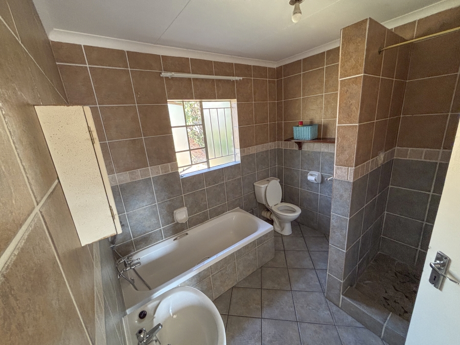 To Let 2 Bedroom Property for Rent in Halfway Gardens Gauteng