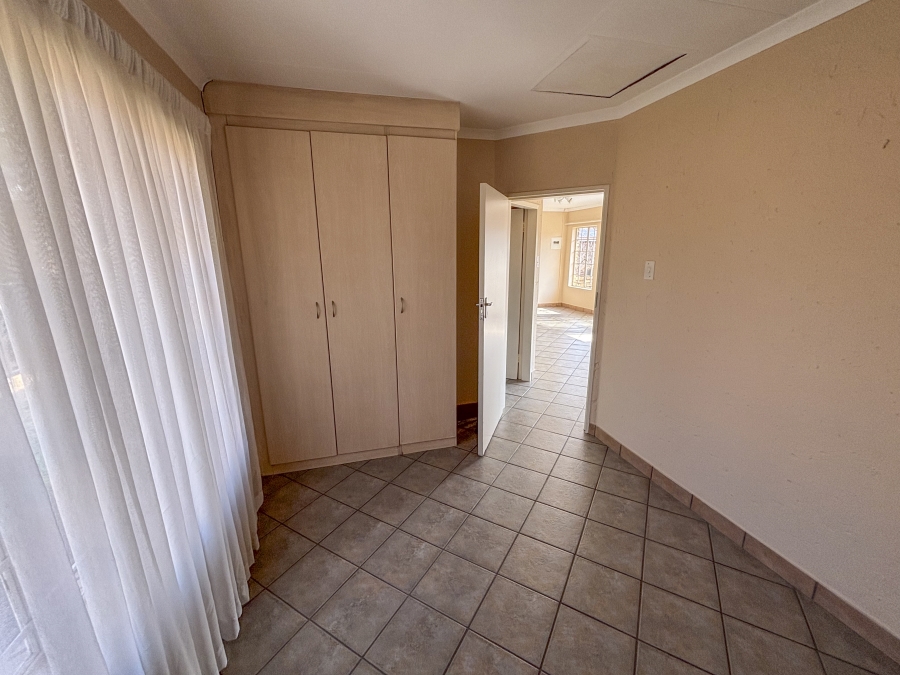 To Let 2 Bedroom Property for Rent in Halfway Gardens Gauteng