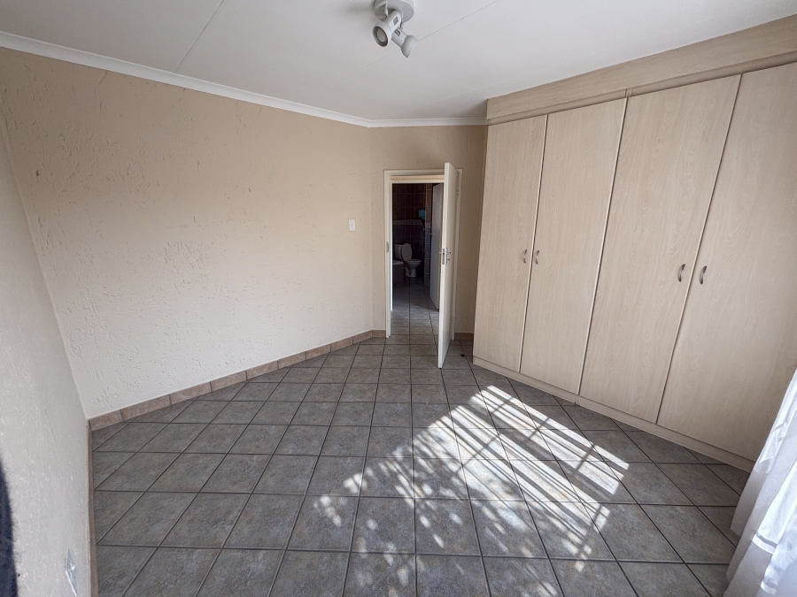To Let 2 Bedroom Property for Rent in Halfway Gardens Gauteng