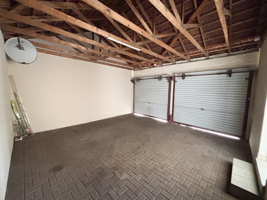 To Let 2 Bedroom Property for Rent in Halfway Gardens Gauteng