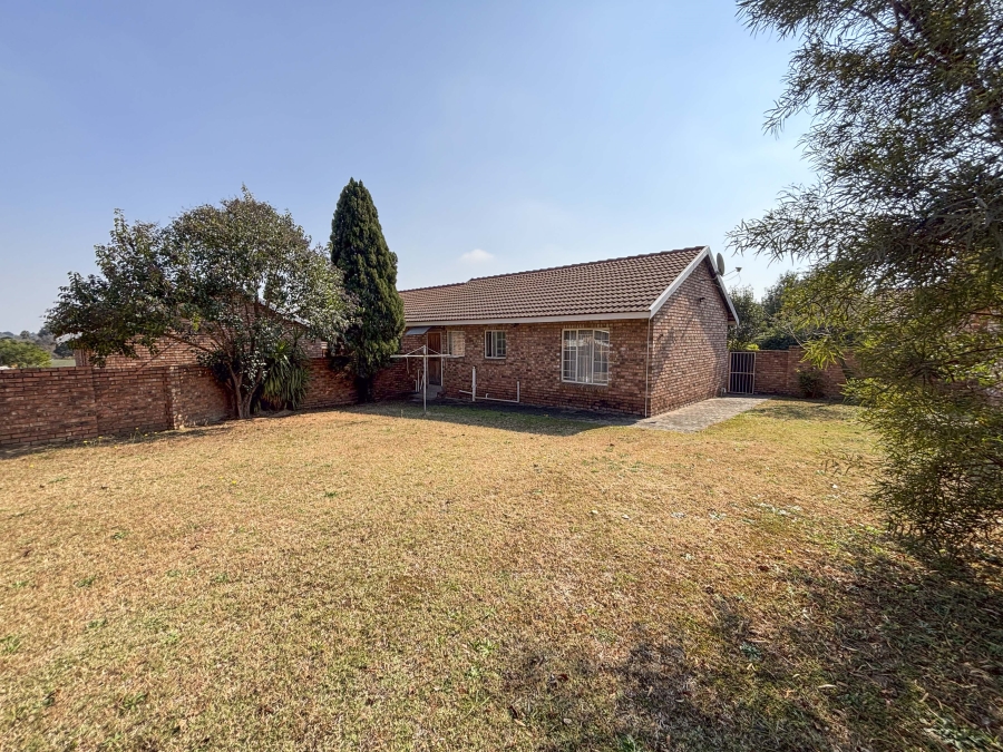 To Let 2 Bedroom Property for Rent in Halfway Gardens Gauteng
