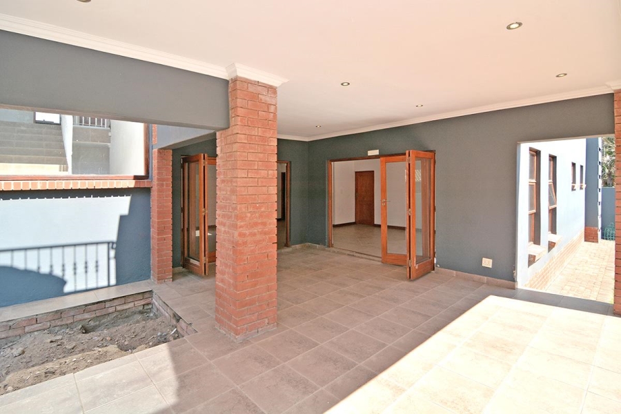 To Let 5 Bedroom Property for Rent in Greenstone Hill Gauteng
