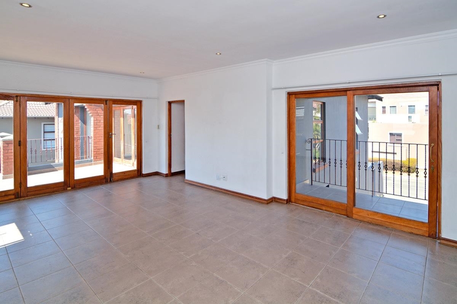 To Let 5 Bedroom Property for Rent in Greenstone Hill Gauteng