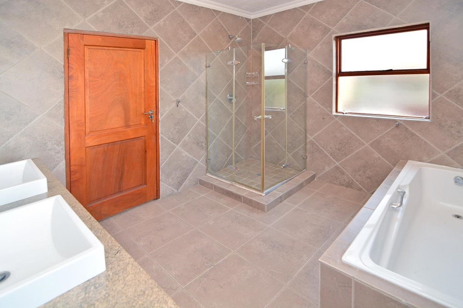 To Let 5 Bedroom Property for Rent in Greenstone Hill Gauteng