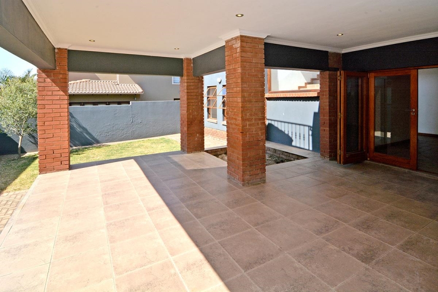 To Let 5 Bedroom Property for Rent in Greenstone Hill Gauteng