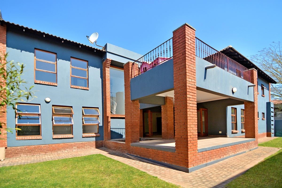 To Let 5 Bedroom Property for Rent in Greenstone Hill Gauteng