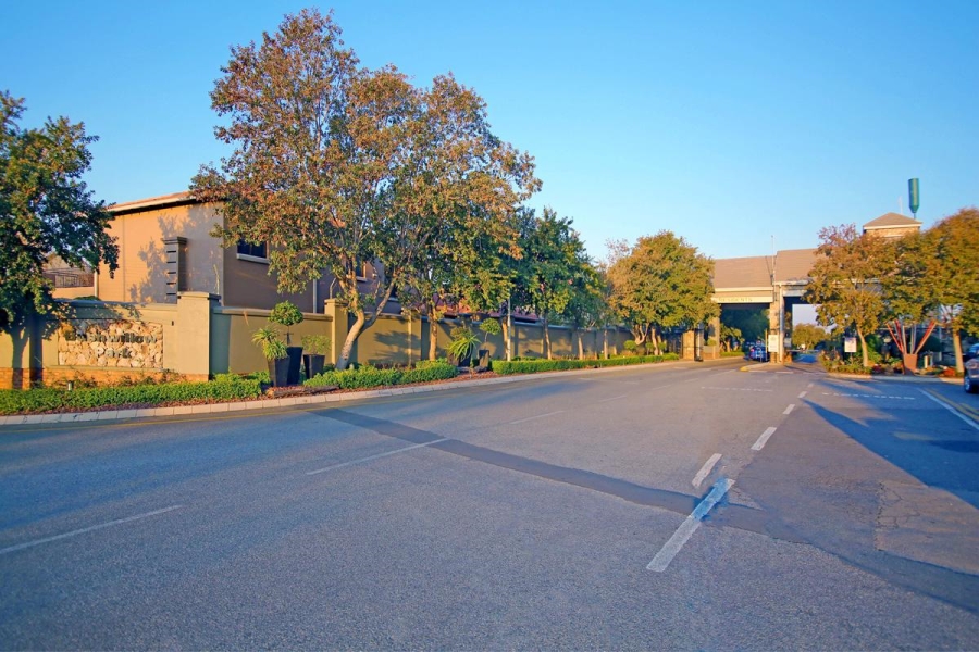 To Let 5 Bedroom Property for Rent in Greenstone Hill Gauteng