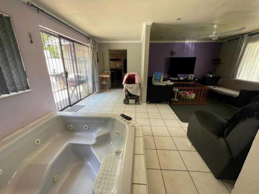 3 Bedroom Property for Sale in Albertsdal Gauteng