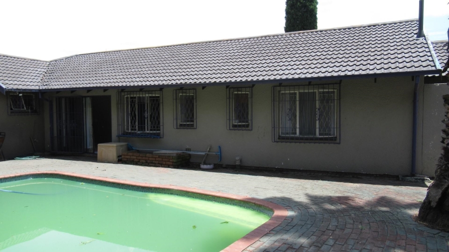 3 Bedroom Property for Sale in Albertsdal Gauteng