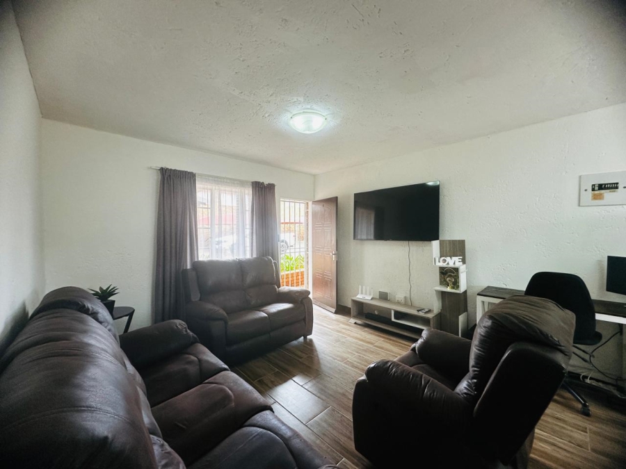 2 Bedroom Property for Sale in Kenleaf Gauteng
