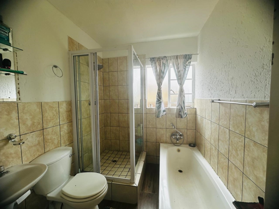 2 Bedroom Property for Sale in Kenleaf Gauteng