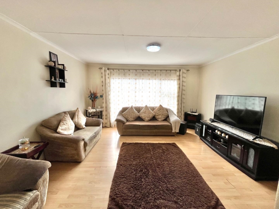 4 Bedroom Property for Sale in Ridgeway Gauteng
