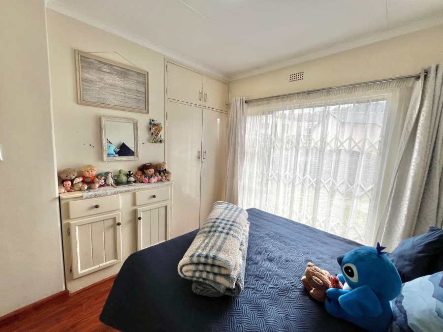 4 Bedroom Property for Sale in Ridgeway Gauteng