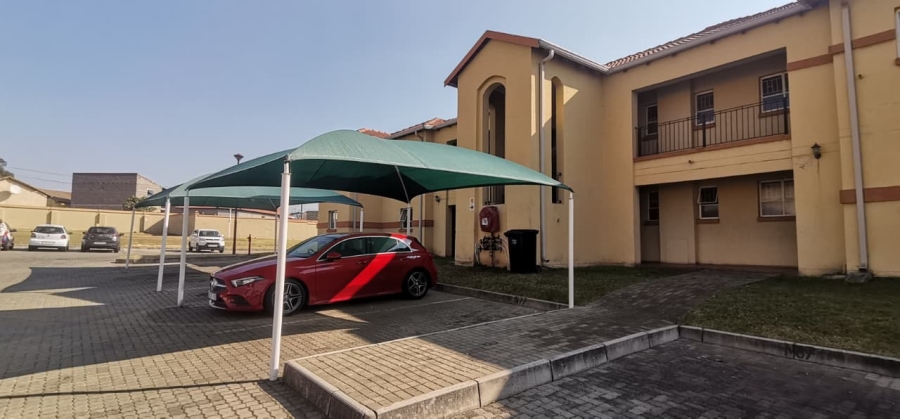 2 Bedroom Property for Sale in Ormonde Gauteng