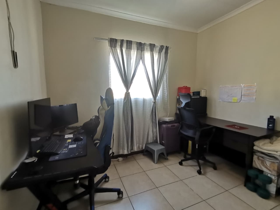 2 Bedroom Property for Sale in Ormonde Gauteng