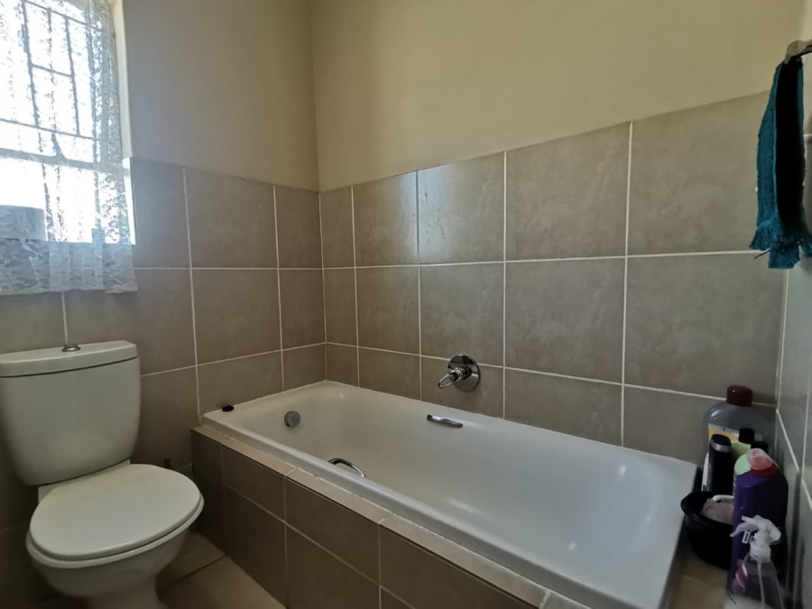 2 Bedroom Property for Sale in Ormonde Gauteng