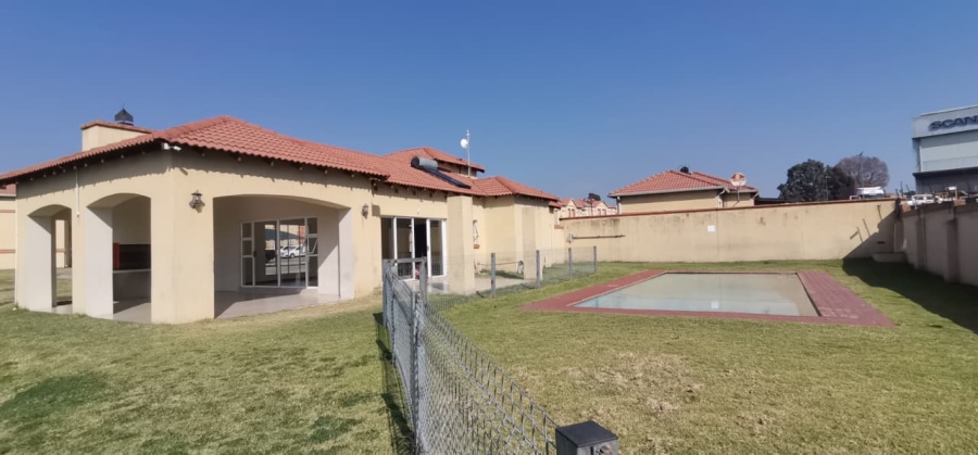 2 Bedroom Property for Sale in Ormonde Gauteng