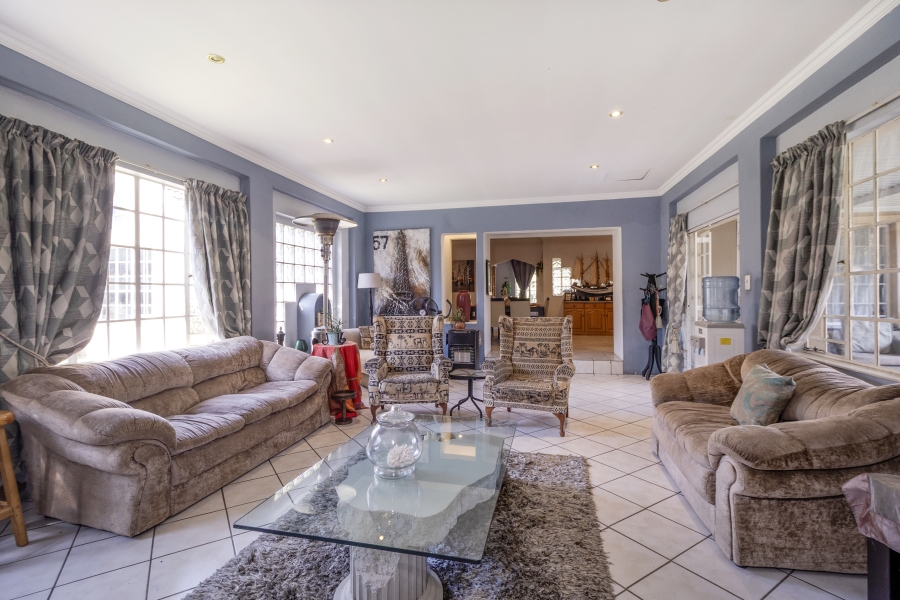 4 Bedroom Property for Sale in Douglasdale Gauteng