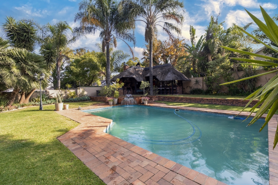 4 Bedroom Property for Sale in Douglasdale Gauteng