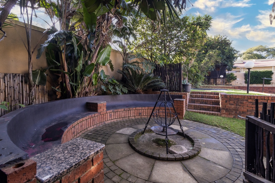 4 Bedroom Property for Sale in Douglasdale Gauteng