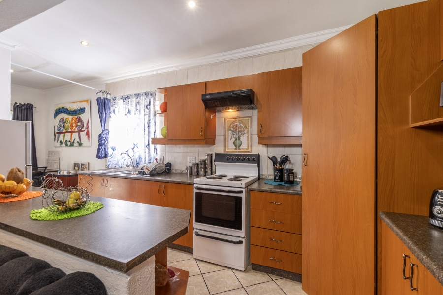 4 Bedroom Property for Sale in Douglasdale Gauteng
