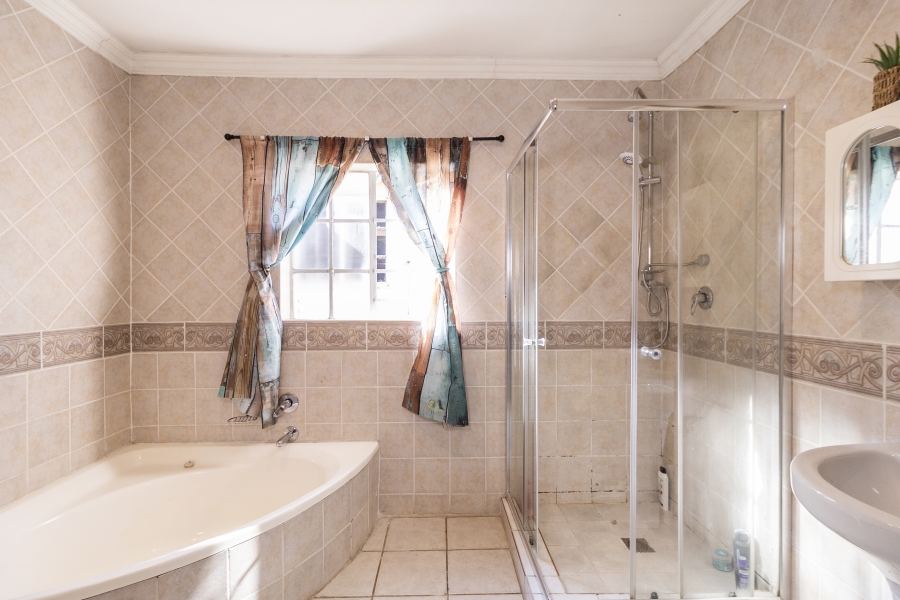 4 Bedroom Property for Sale in Douglasdale Gauteng