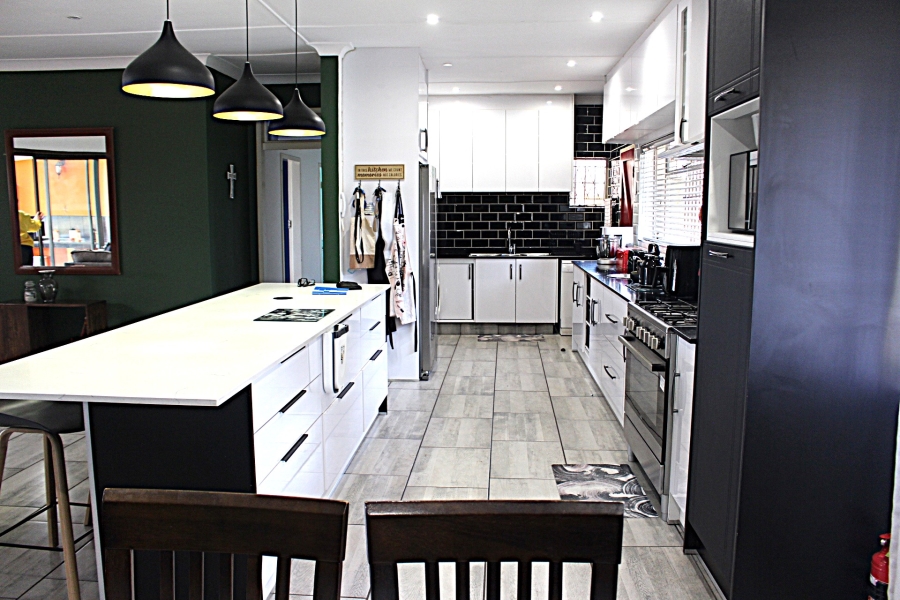 3 Bedroom Property for Sale in Horison Gauteng