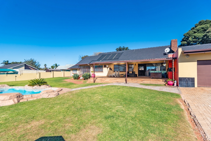 3 Bedroom Property for Sale in Horison Gauteng