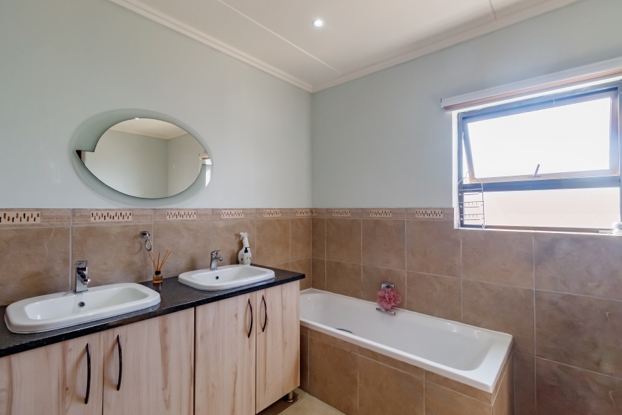 3 Bedroom Property for Sale in Kyalami Hills Gauteng