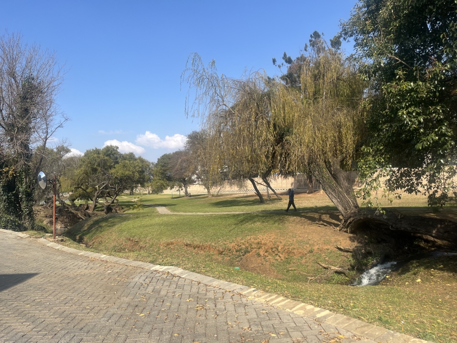 2 Bedroom Property for Sale in Mulbarton Gauteng