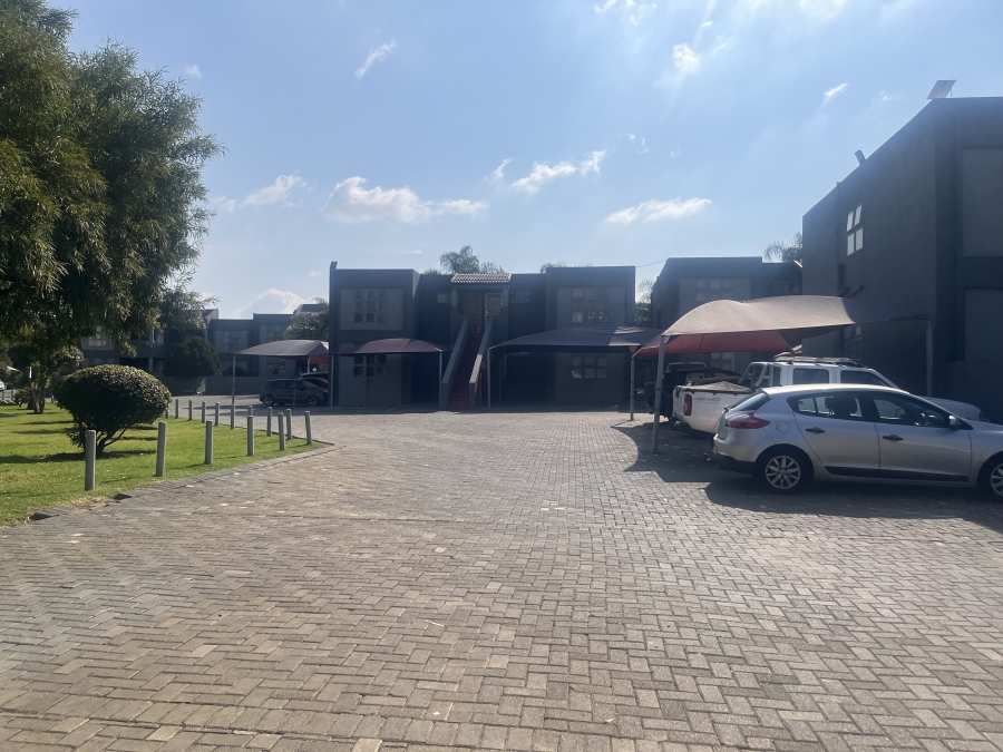 2 Bedroom Property for Sale in Mulbarton Gauteng
