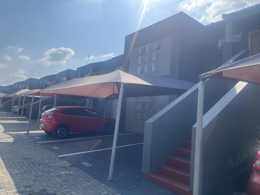 2 Bedroom Property for Sale in Mulbarton Gauteng