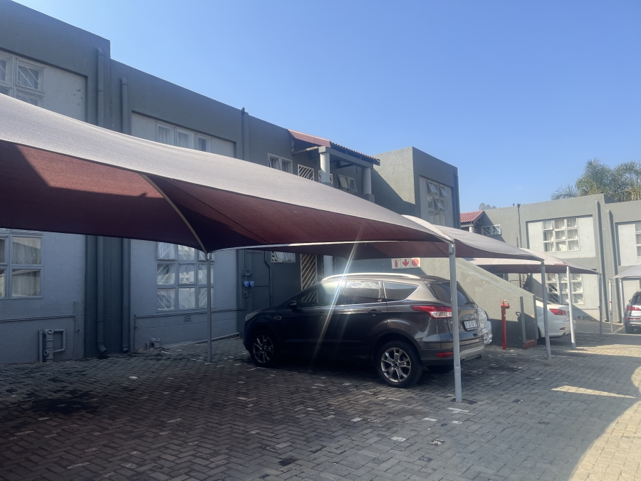 2 Bedroom Property for Sale in Mulbarton Gauteng
